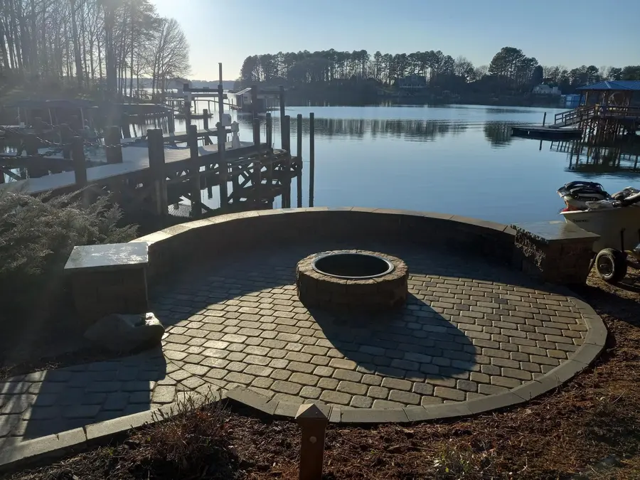 Landscaper in Statesville, NC Landscaper in Statesville, NC